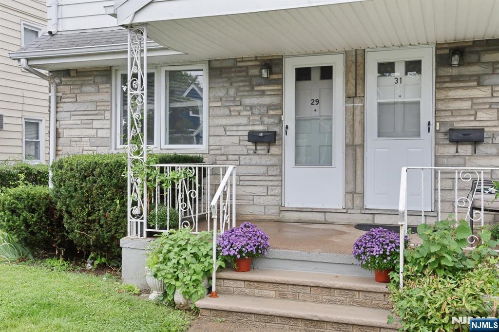 29-31 Linden Street - Photo 3