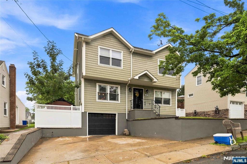 160 Arlington Boulevard - Photo 3