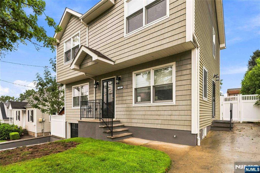 Photo 3 of Single family home for sale at 160 Arlington Blvd, North Arlington, NJ 07031 | MLS# 26033845 | Listing updated on 2026-09-19
