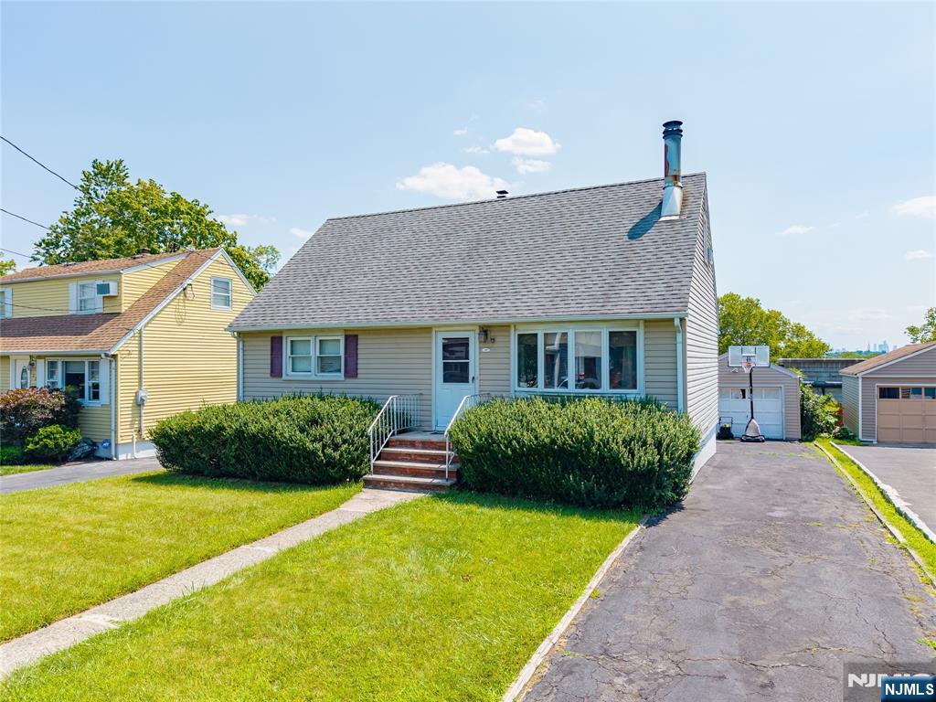 110 Patricia Place - Photo 1