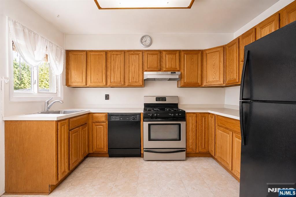 110 Patricia Place - Photo 2