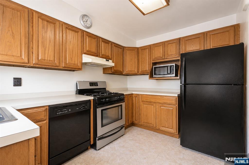 110 Patricia Place - Photo 3