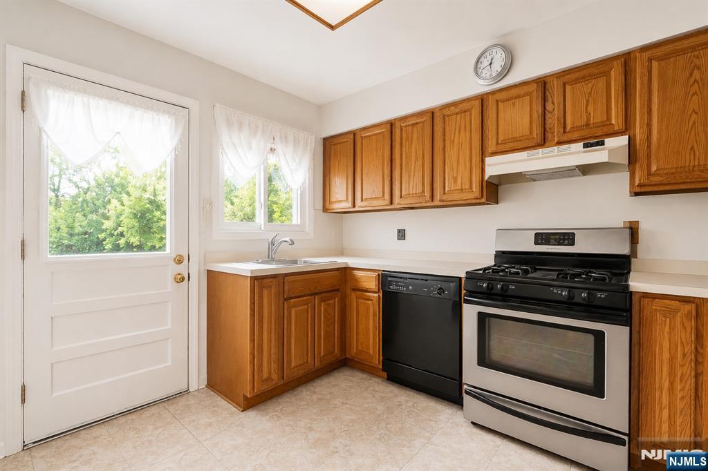 110 Patricia Place - Photo 4