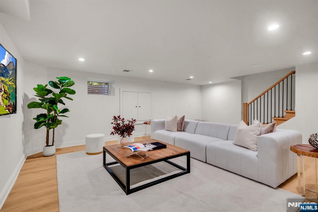 4 Garden Court — photo 32