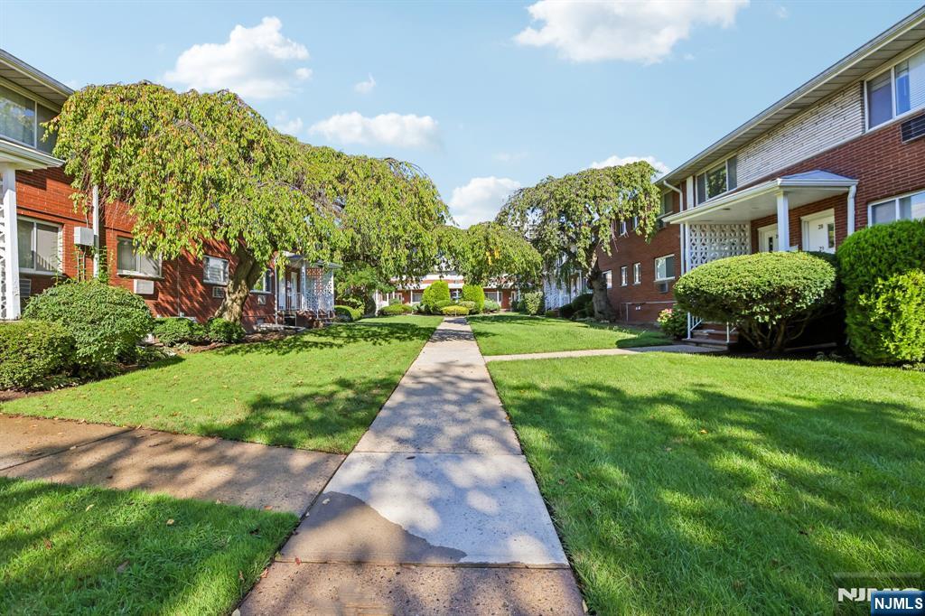 Listing Photo 2 - Condo for sale in building located at 1315 Anderson Ave, Fort Lee, NJ 07024 - Unit #26