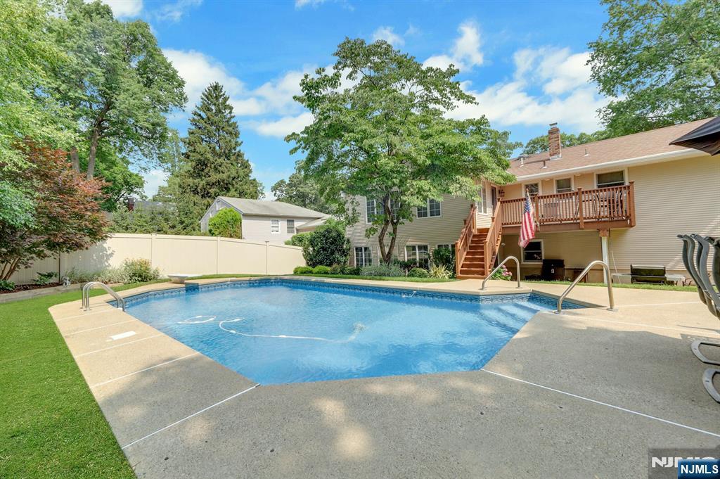 33 Hurlbut Street - Photo 3