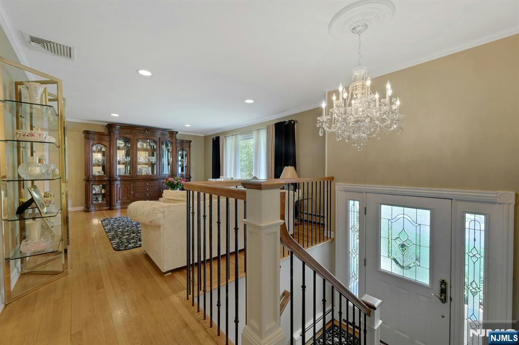33 Hurlbut Street - Photo 4