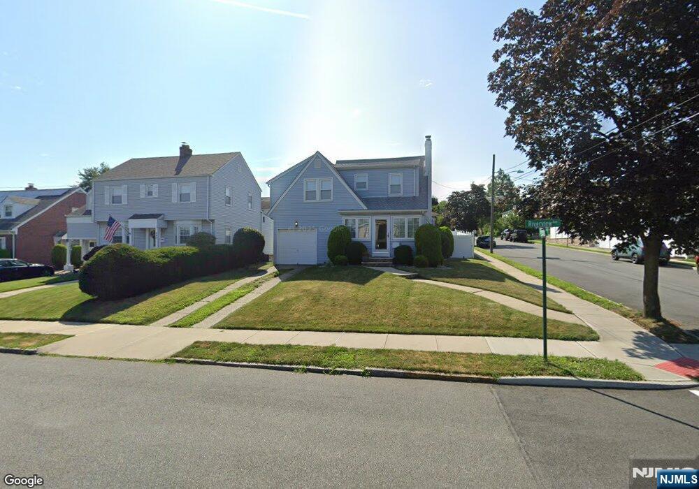440 Riverview Avenue - Photo 1