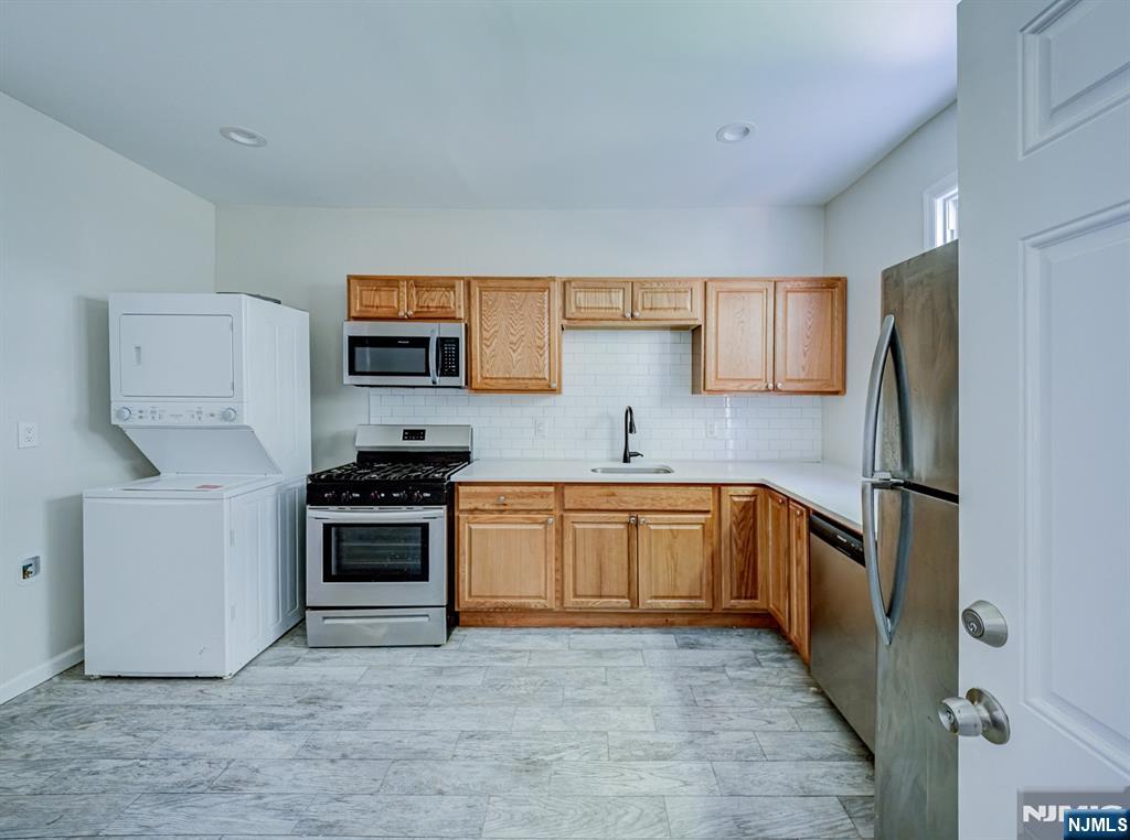 193 Clerk Street - Photo 2