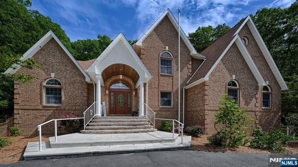 26 Stonehedge Drive - Photo 2