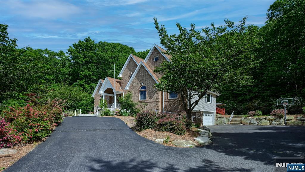 26 Stonehedge Drive - Photo 3