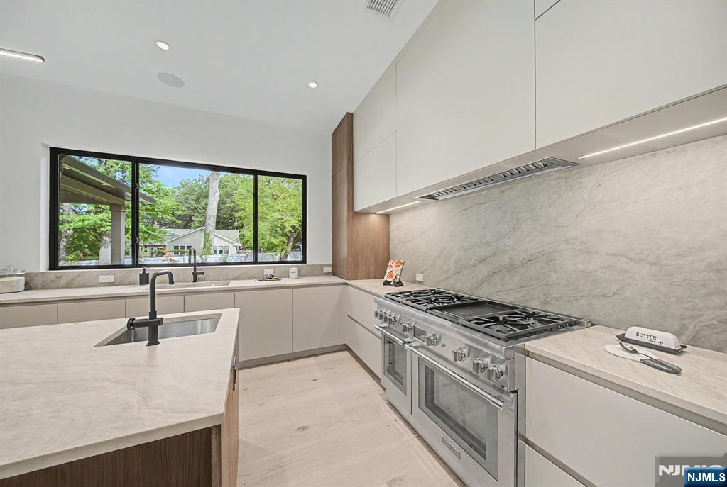 66 Jefferson Avenue — photo 13