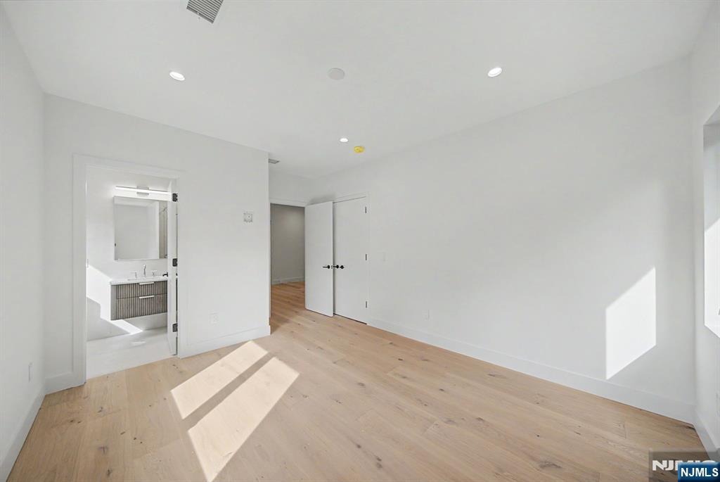 66 Jefferson Avenue — photo 30