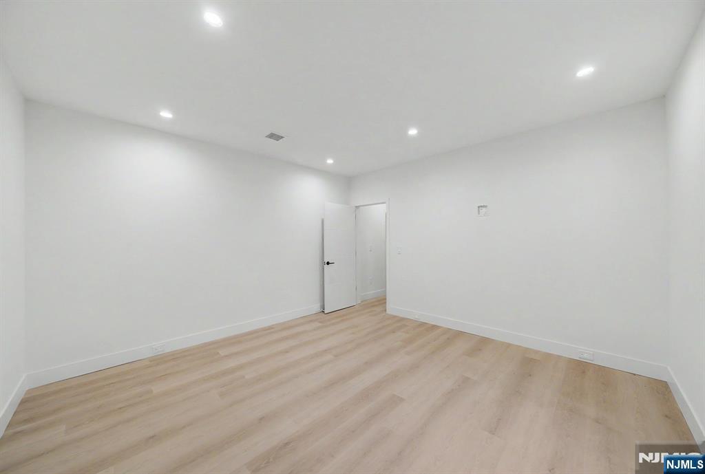 66 Jefferson Avenue — photo 44