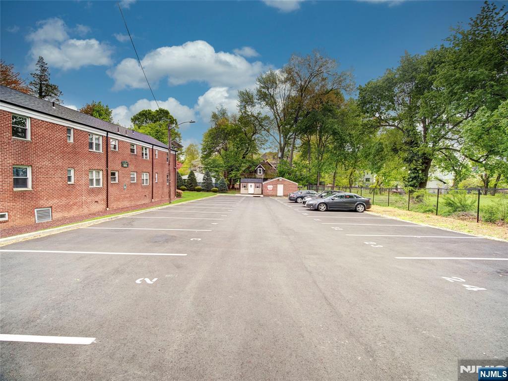 138 Lincoln Street B4 - Photo 3