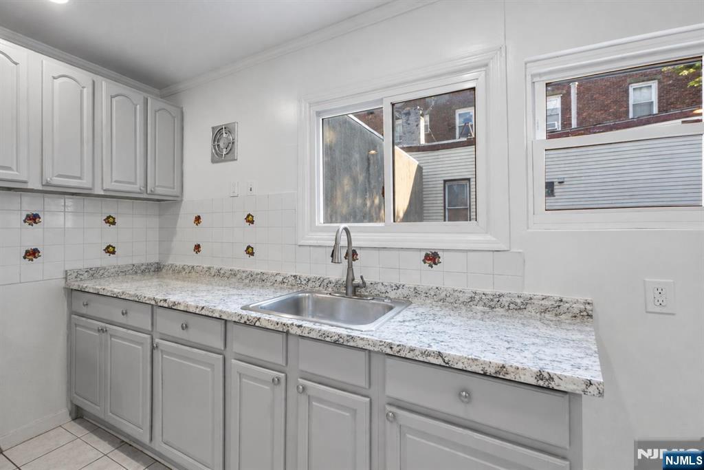 303 43rd Street - Photo 5