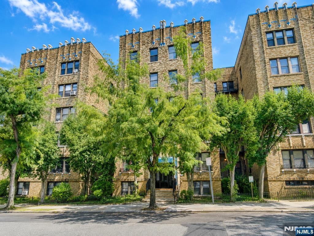 260 Harrison Avenue 104 - Photo 2