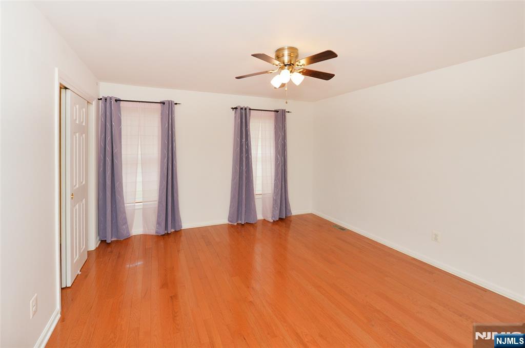 215 Stratford Drive - Photo 4