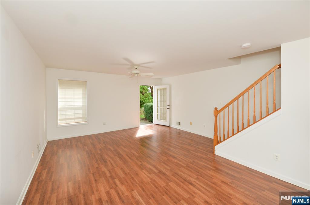 215 Stratford Drive - Photo 5