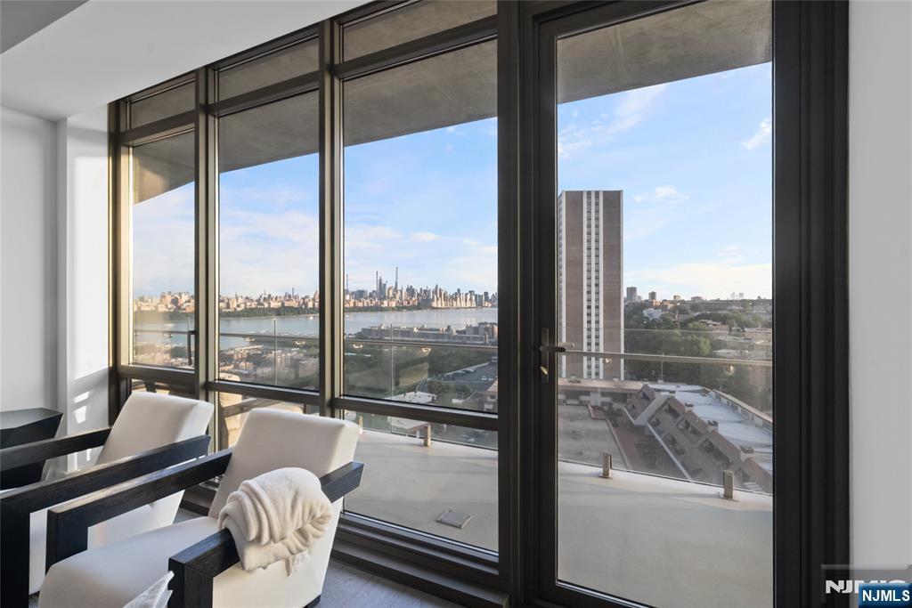 320 Adolphus Avenue 807 - Photo 4