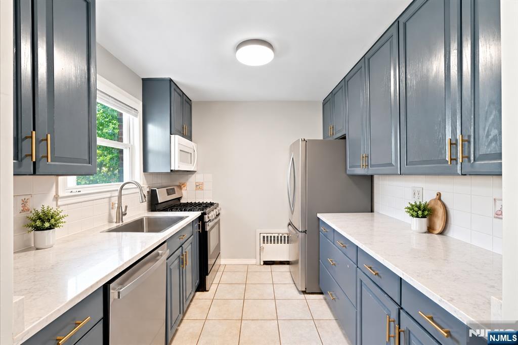 9-06 6th Street - Photo 1