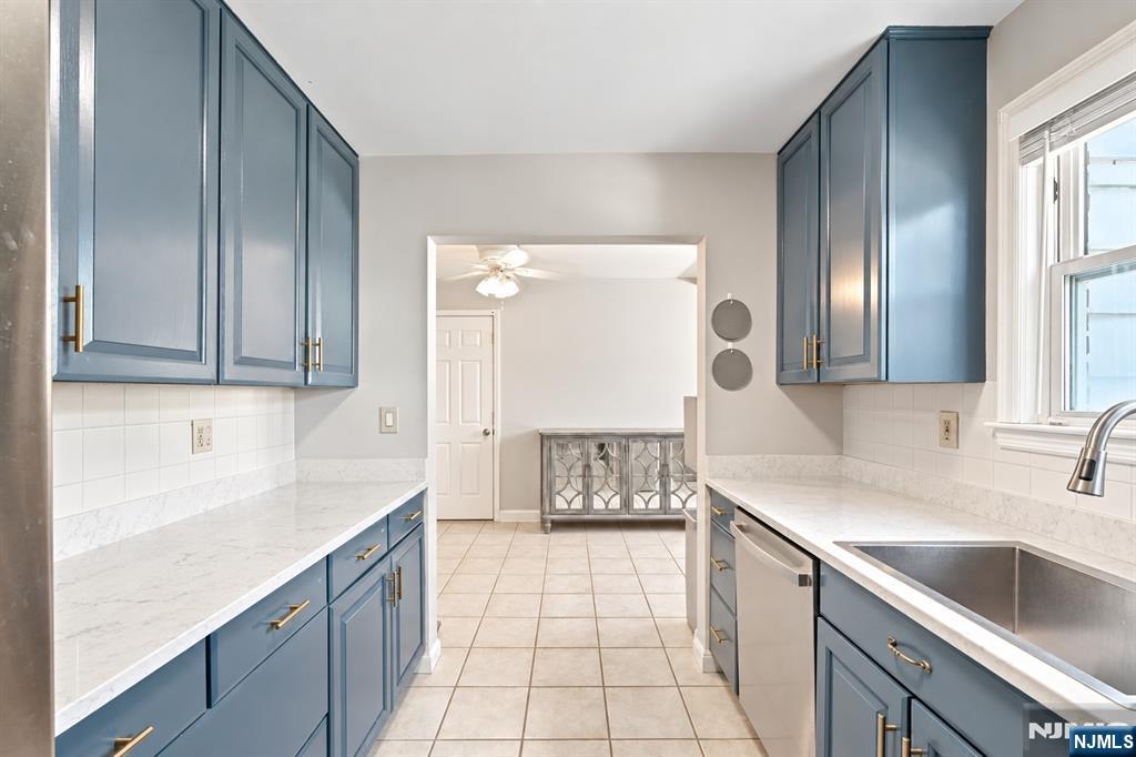 9-06 6th Street - Photo 2