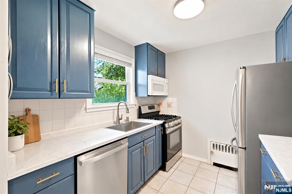 9-06 6th Street - Photo 3
