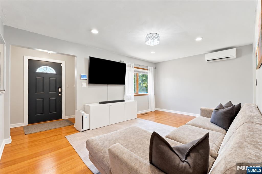 9-06 6th Street - Photo 4