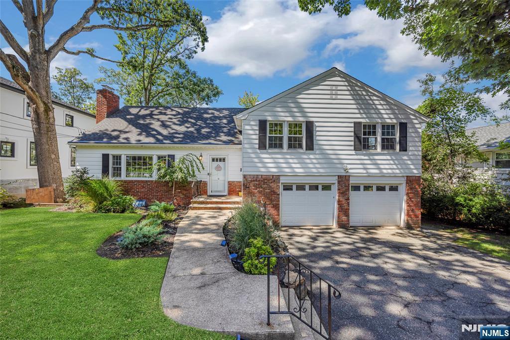 9 Edgewood Avenue - Photo 1