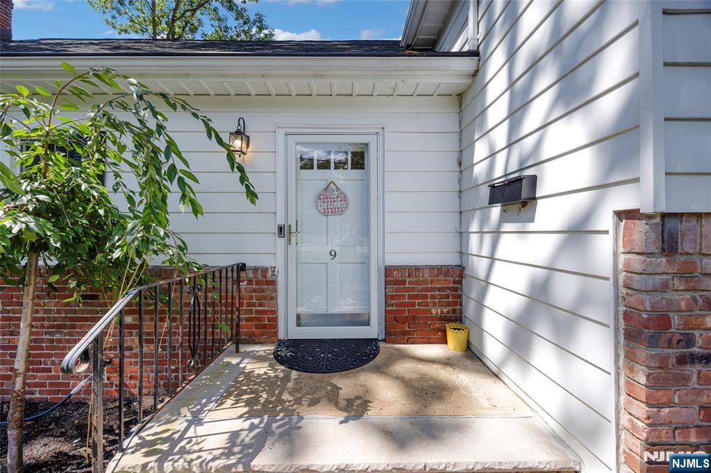9 Edgewood Avenue - Photo 3