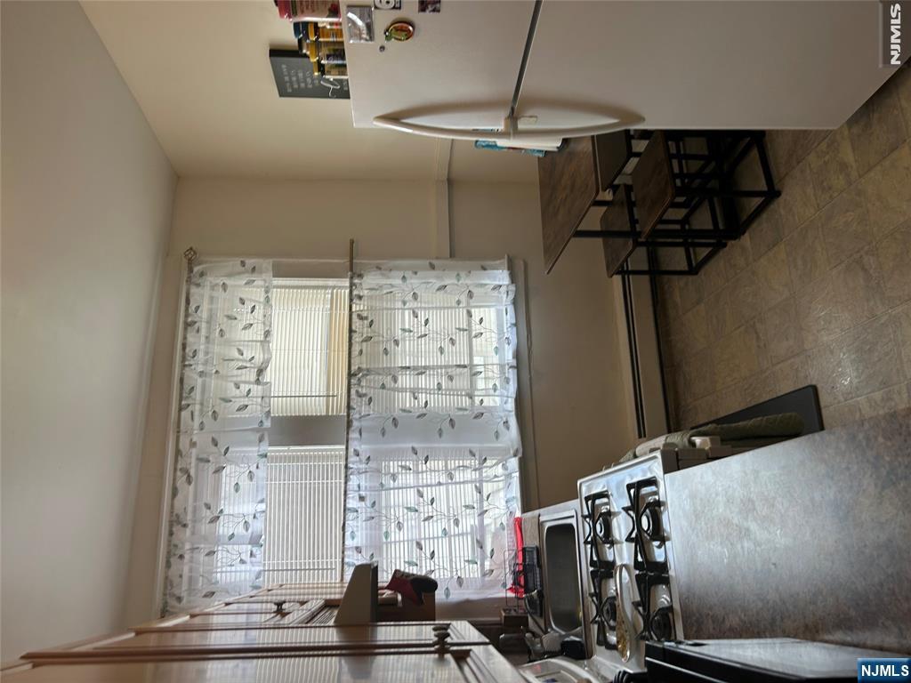 32-34 Halstead Street 2 - Photo 3