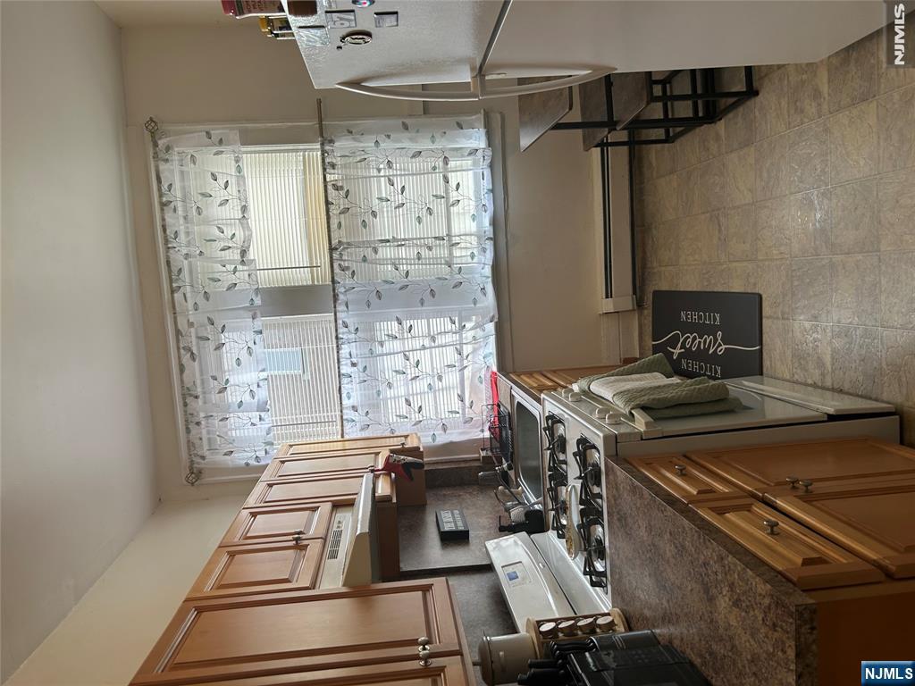 32-34 Halstead Street 2 - Photo 4