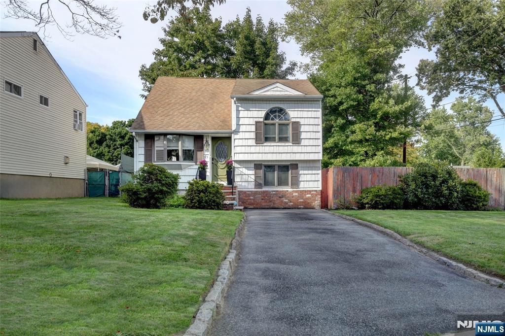 Photo 1 of Single family home for sale at 37 Bound Brk Rd, Par Troy Hills Twp., NJ 07054 | MLS# 26033983 | Listing updated on 2026-09-30