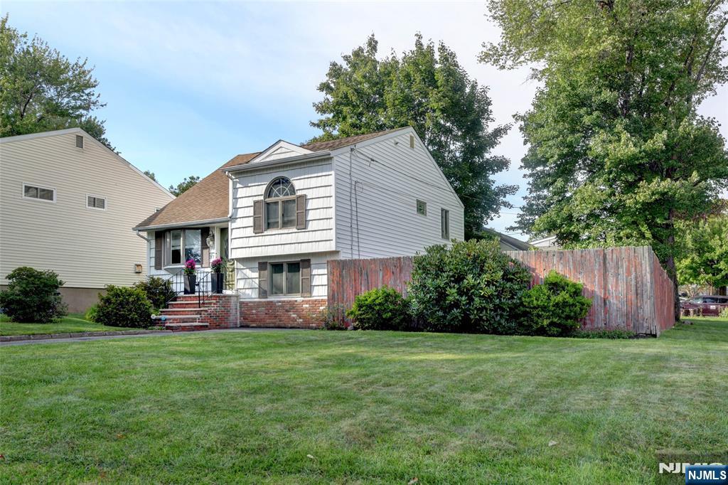 Photo 2 of Single family home for sale at 37 Bound Brk Rd, Par Troy Hills Twp., NJ 07054 | MLS# 26033983 | Listing updated on 2026-09-30