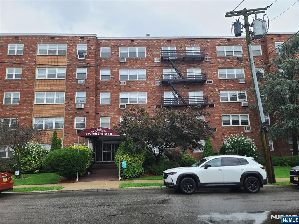 Photo 1 of Condo for sale at 2200 Center Ave #E6, Fort Lee, NJ 07024 | MLS# 26033986 | Listing updated on 2026-09-17