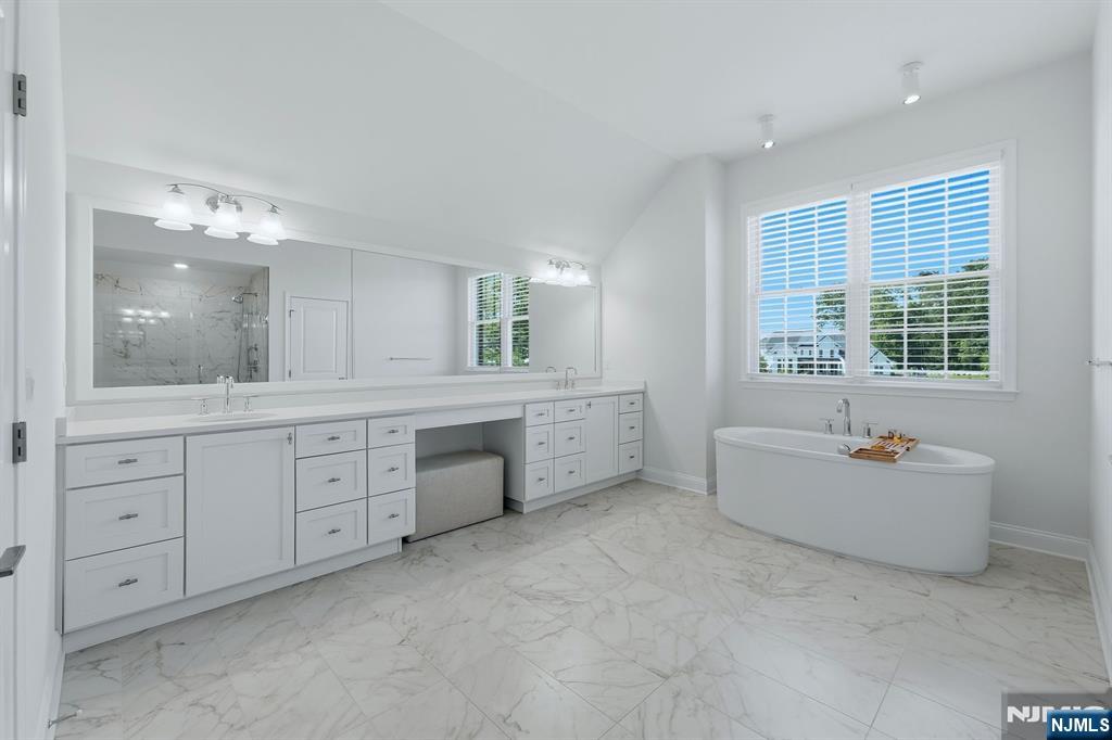 73 Woodmere Road — photo 37