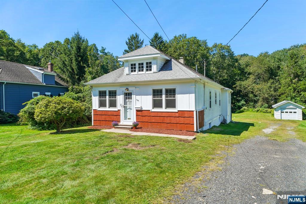 327 E Saint Cloud Avenue - Photo 2