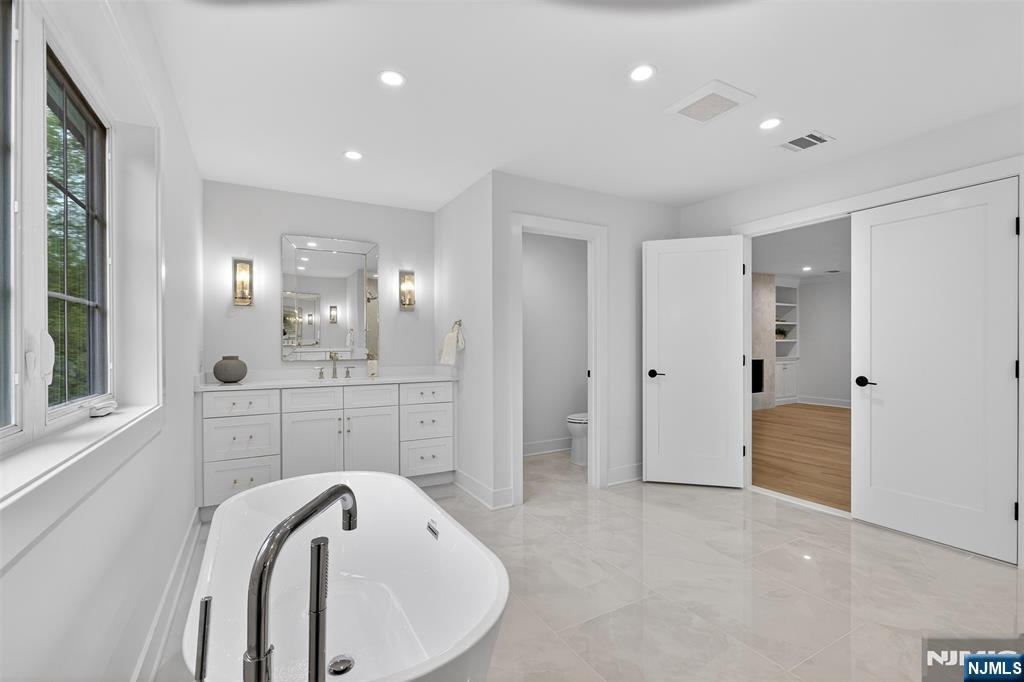 22 Northwood Avenue — photo 35