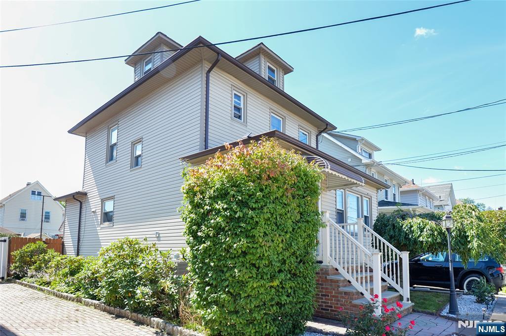 61 Bergen Avenue - Photo 2