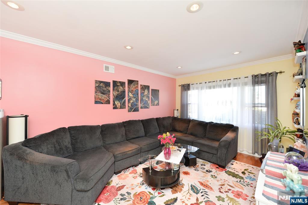 61 Bergen Avenue - Photo 5