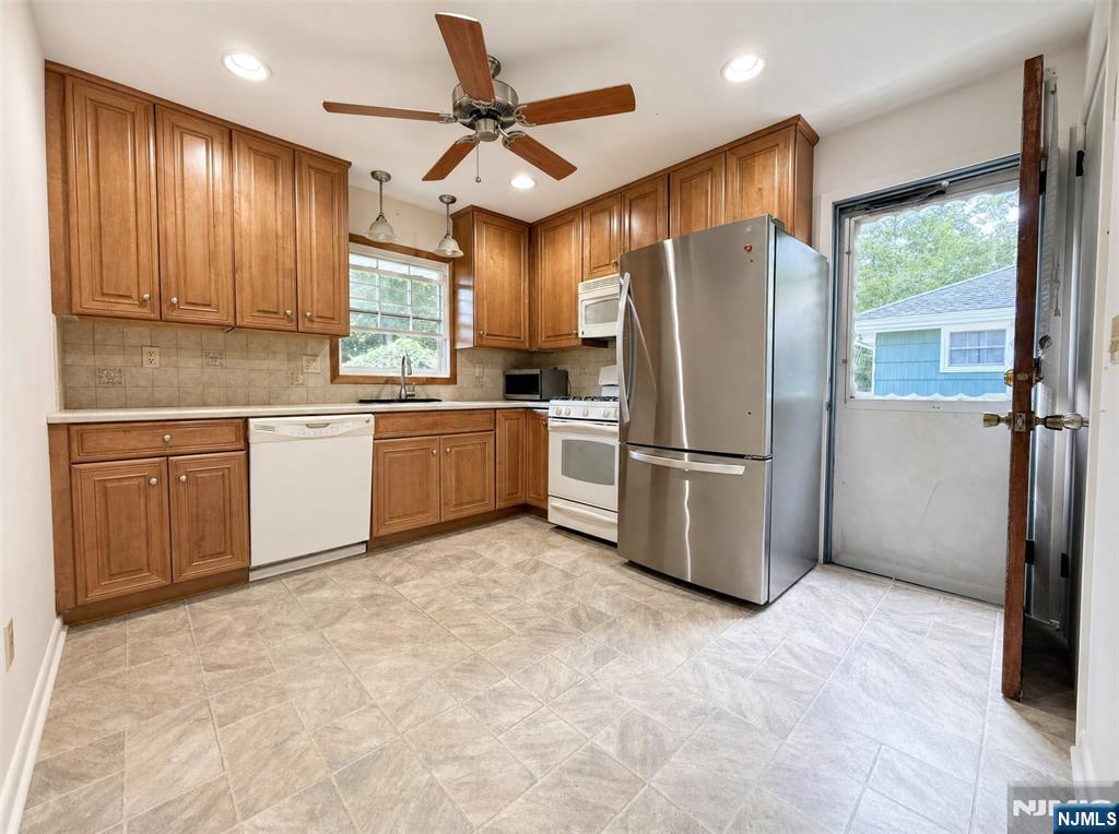Photo 4 of House for sale at 50 Knolls Rd, Bloomingdale, NJ 07403 | MLS# 26034062 | Listing updated on 2026-09-16