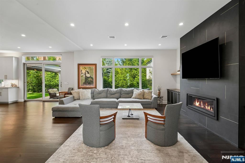 29 Roslyn Avenue — photo 11