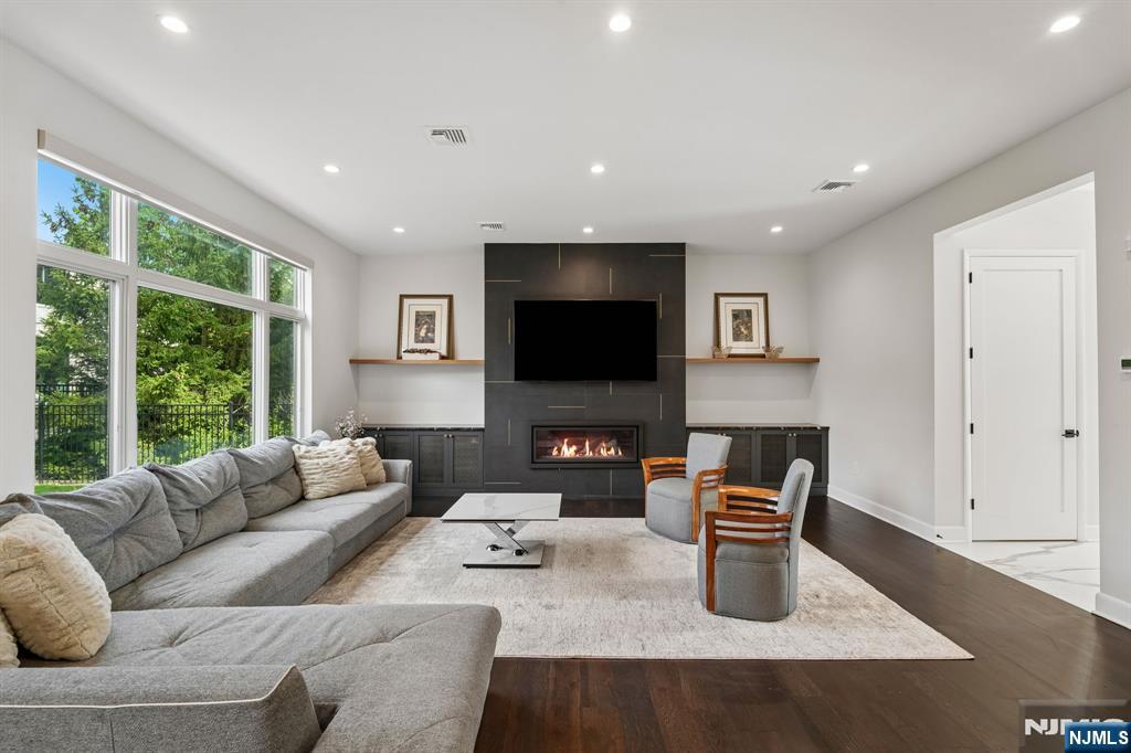 29 Roslyn Avenue — photo 12