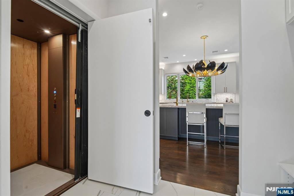 29 Roslyn Avenue — photo 22
