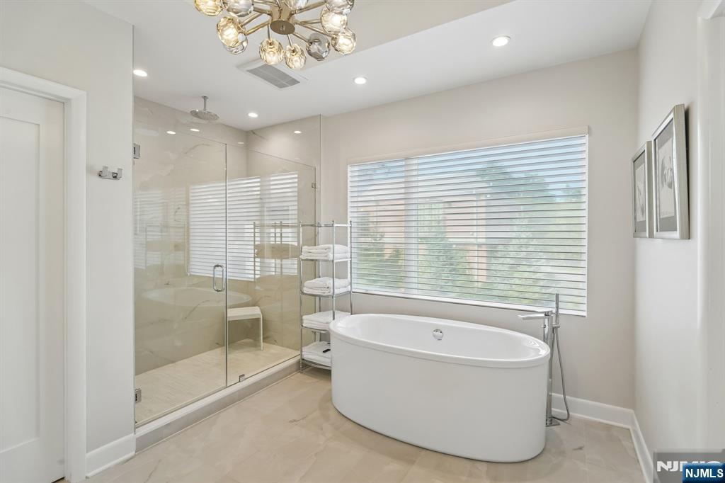 29 Roslyn Avenue — photo 30
