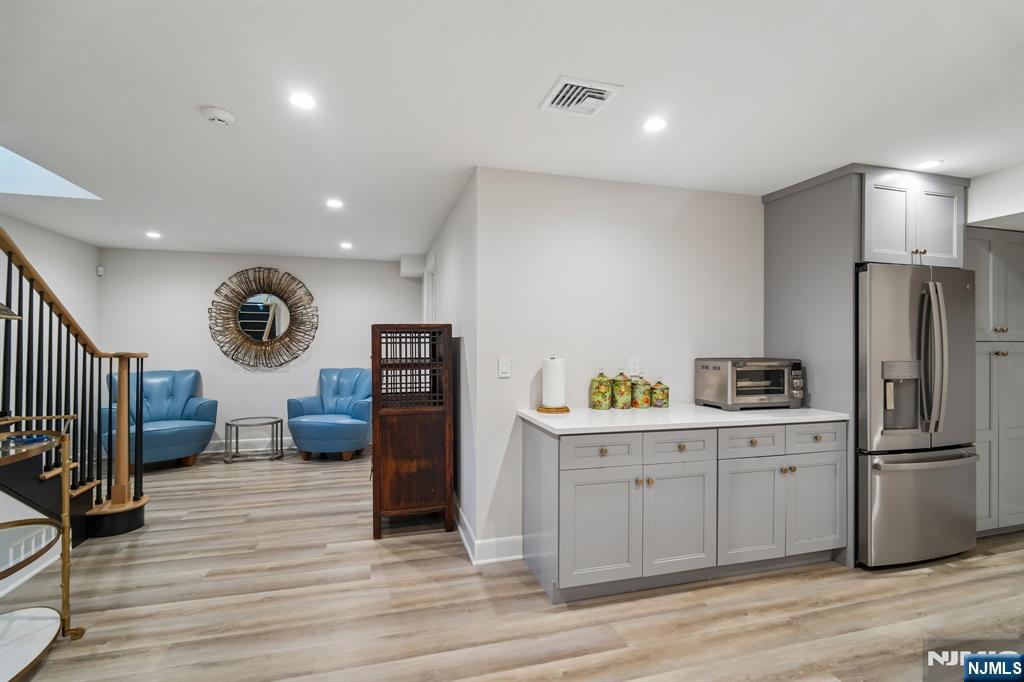 29 Roslyn Avenue — photo 38