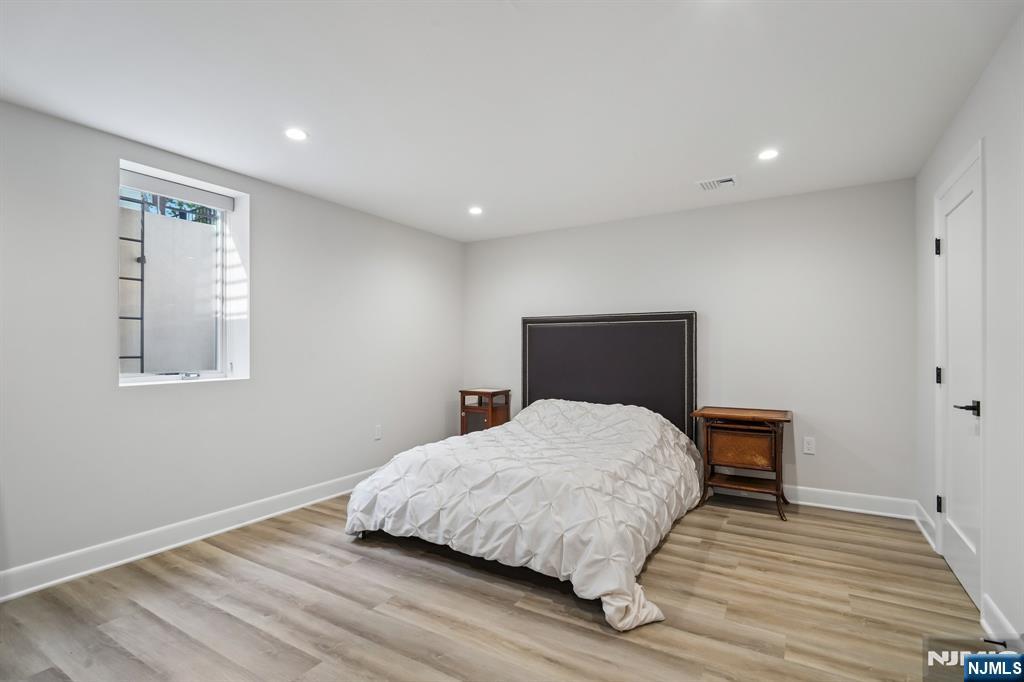 29 Roslyn Avenue — photo 41