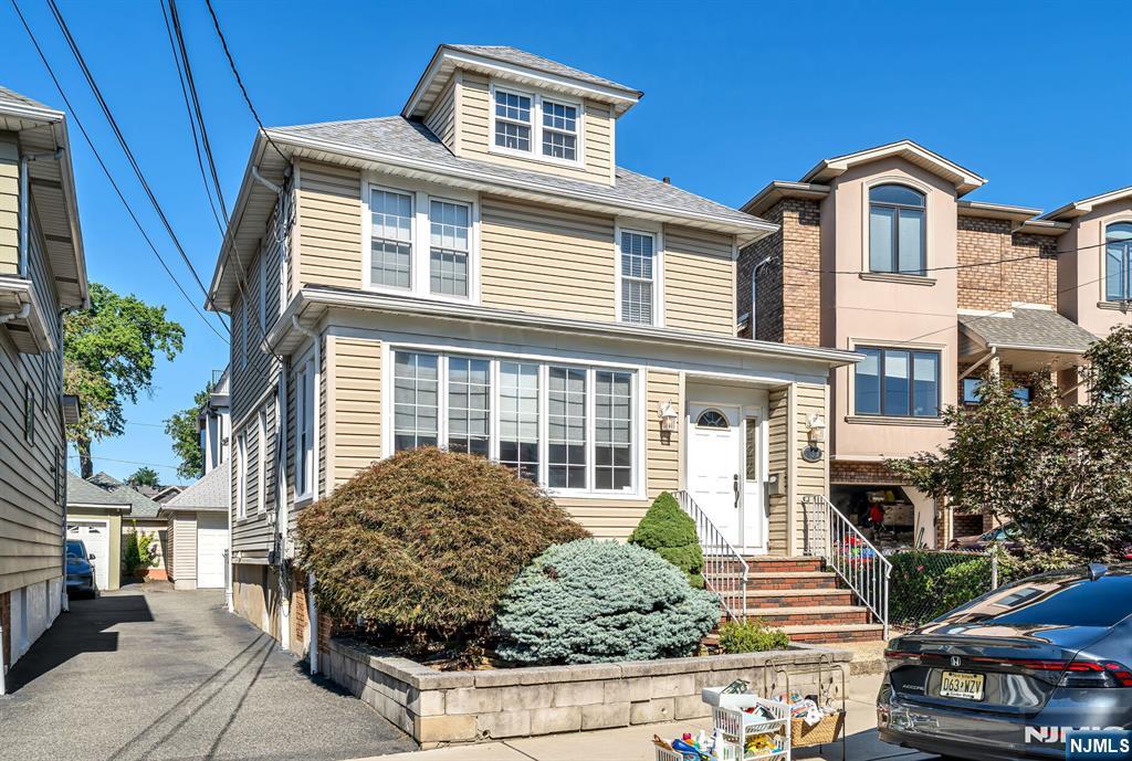 151 Summit Avenue - Photo 1