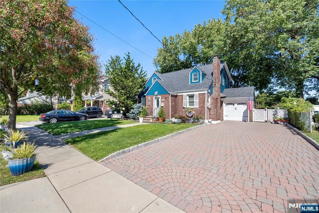 Photo 2 of Single family home for sale at 253 Birchwood Rd, New Milford, NJ 07646 | MLS# 26034111 | Listing updated on 2026-09-13