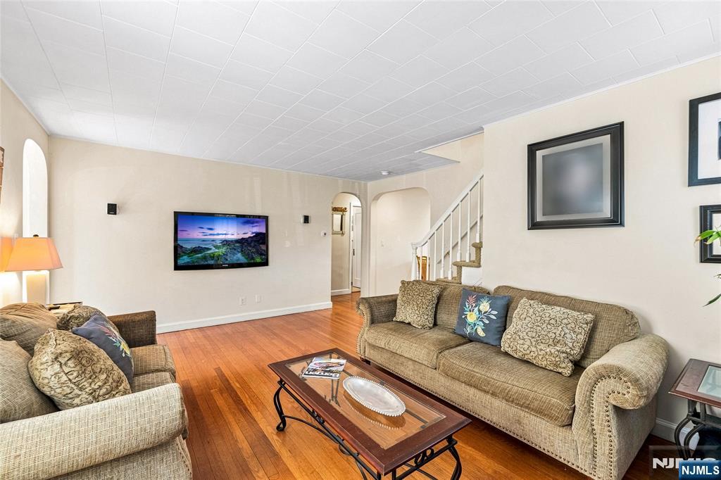 Photo 4 of Single family home for sale at 253 Birchwood Rd, New Milford, NJ 07646 | MLS# 26034111 | Listing updated on 2026-09-13